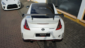 Nissan 370Z Nismo mit unserem Heckflügel GT-Flex 140 cm in niedrigster Höhenposition