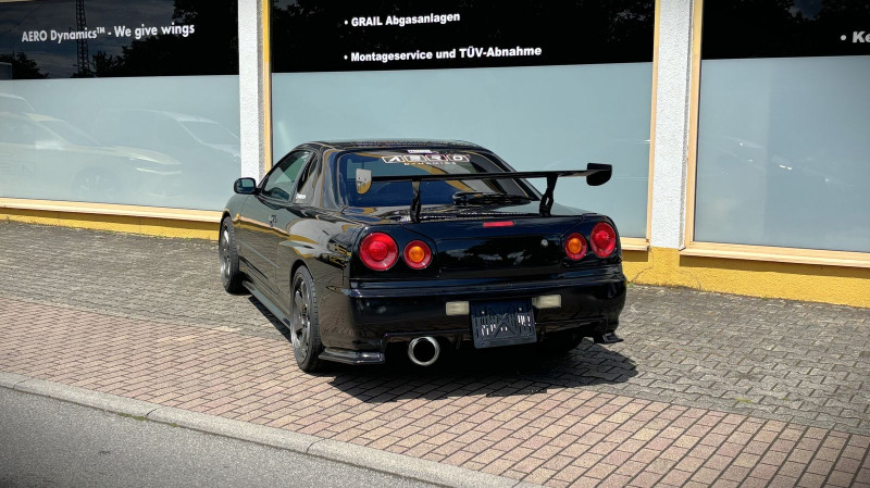 AERO Heckflügel GT-Flex mit 140 cm Spannweite beim Nissan Skyline R34
