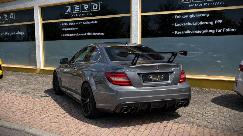 AERO Heckflügel GT-Flex Curved, Beispiel Mercedes C63 AMG, höchste Heckflügelposition